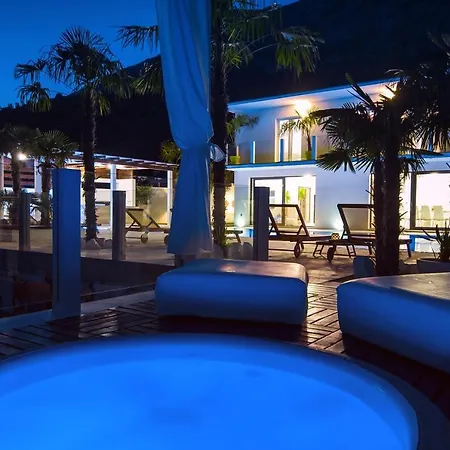 Caribic With 72sqm Private Pool, Whirlpool, Sauna, Outdoor Lounge Area Villa Gata