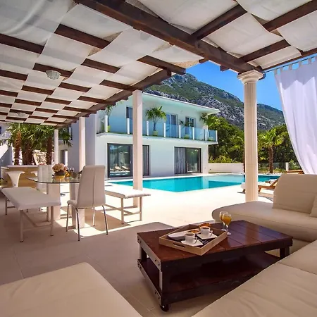 Caribic With 72sqm Private Pool, Whirlpool, Sauna, Outdoor Lounge Area * Gata