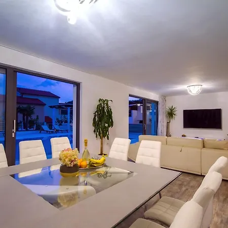 Caribic With 72sqm Private Pool, Whirlpool, Sauna, Outdoor Lounge Area * Gata